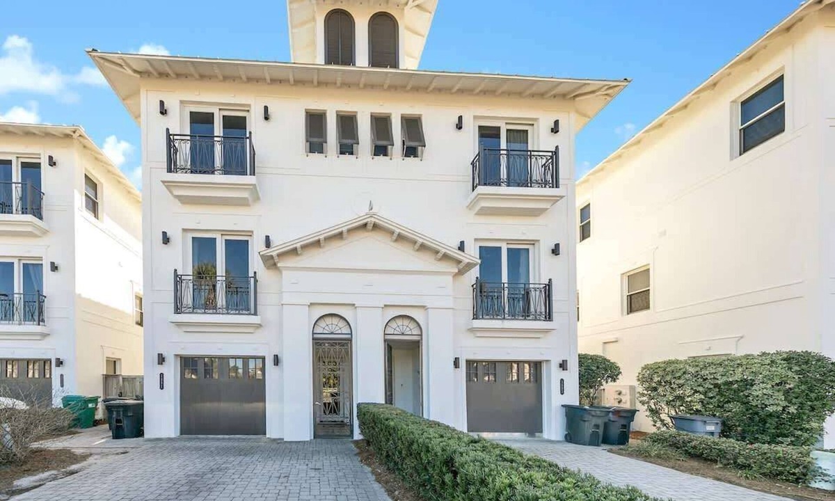 Delos House | Villa Royale | Beach Front | Splash Pool