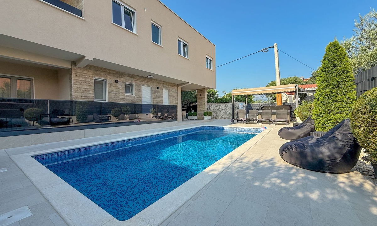 Kastel Novi Villa | Villa Rozzaria - 5 min from the beach/w hottub and heated pool