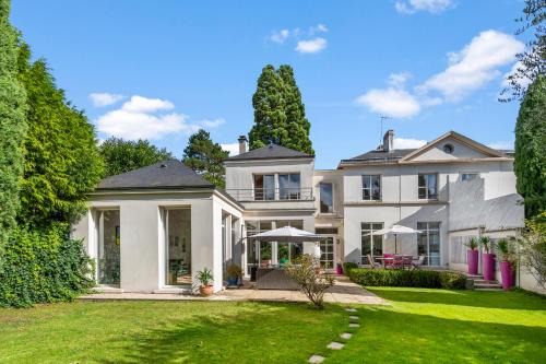 Saint-Germain-en-Laye Bed & Breakfast | Villa Séquoia Saint-Germain-en-Laye