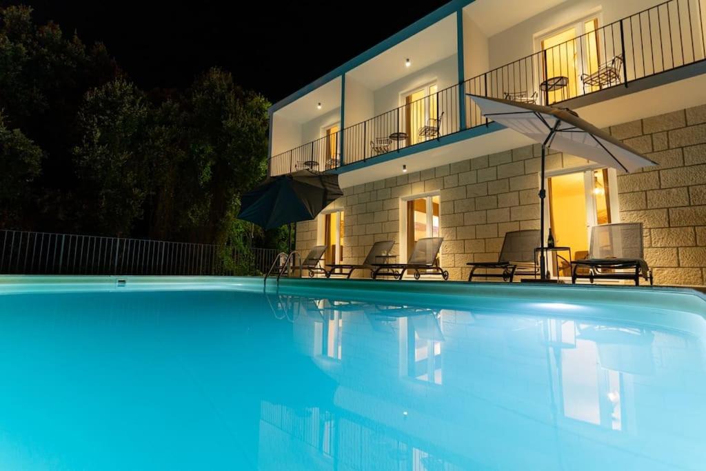 Molunat House | Villa s velikim vrtom i bazenom
