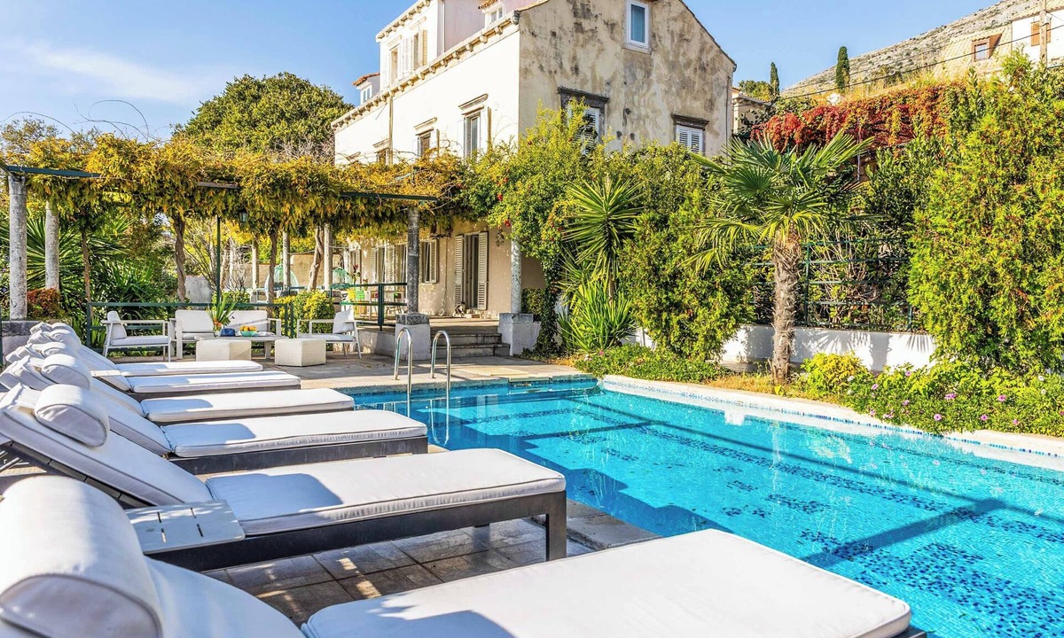 Pile Villa | Villa Salt Water - Four Bedroom Villa, Sleeps 8