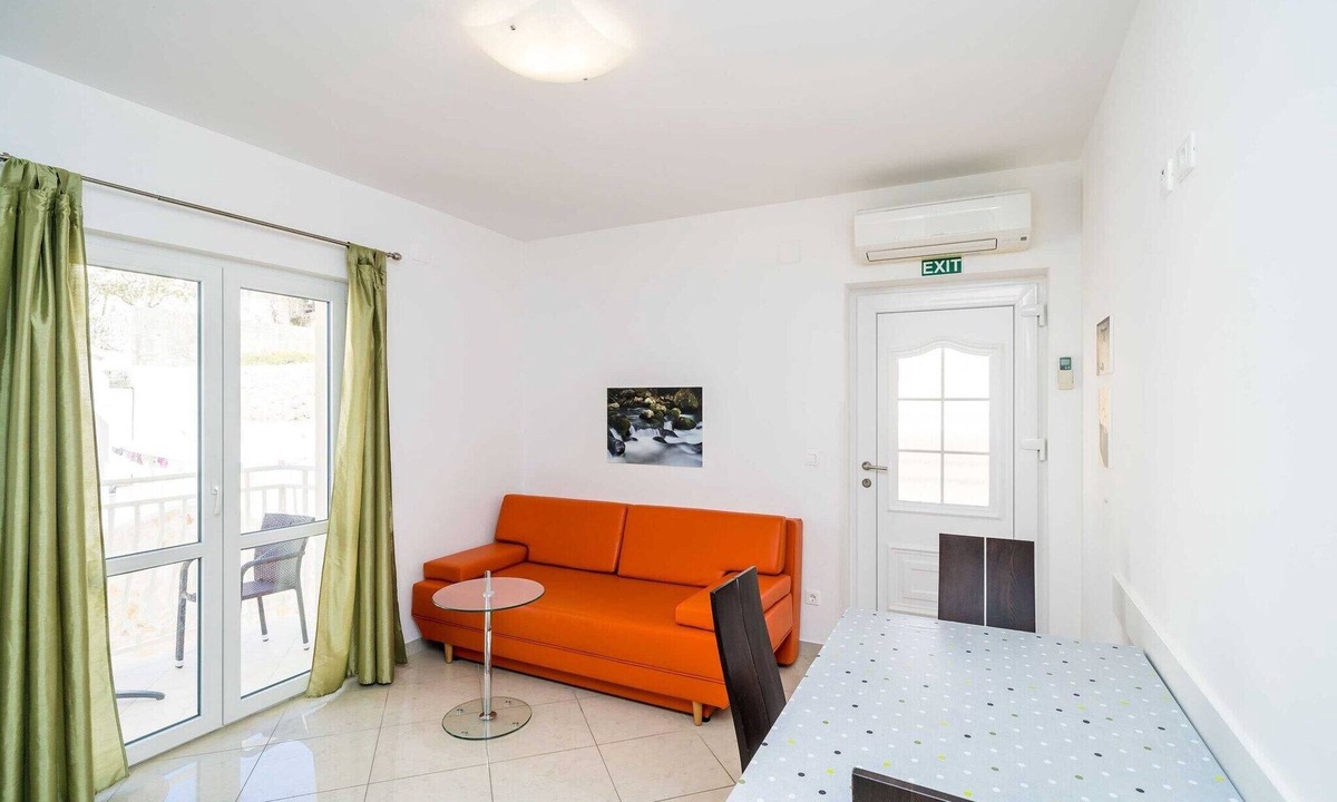 Plat Apartment | Villa Samba - Two Bedroom Apartment with Balcony and Sea View