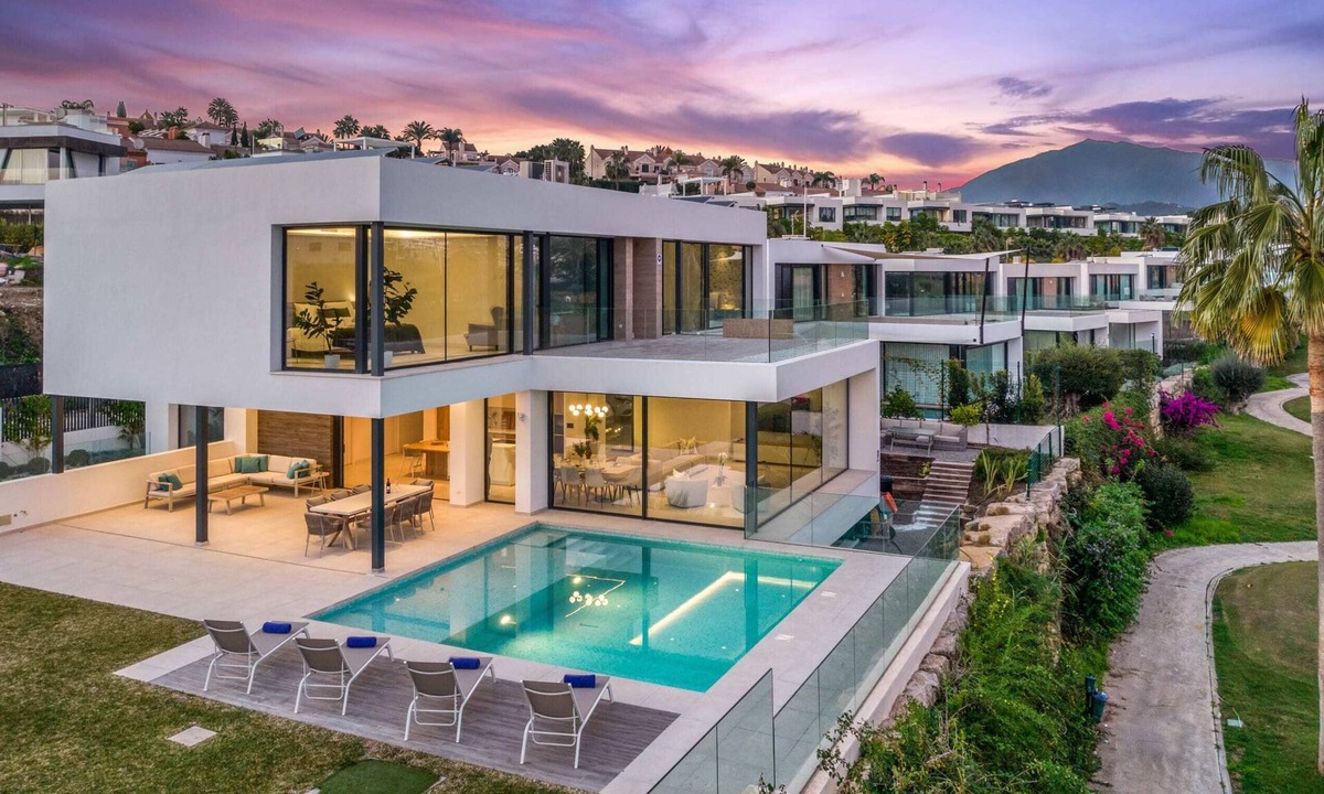 El Paraiso Villa | Villa Sandie | Biggest New Villa in El Campanario