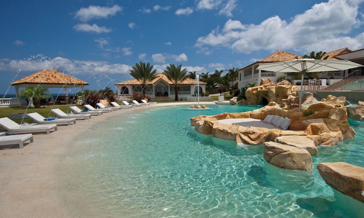 Plum Bay Villa | Villa Sandyline