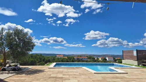 Bicine Apartment | Villa Scolopax rusticola Skradin with heated pool