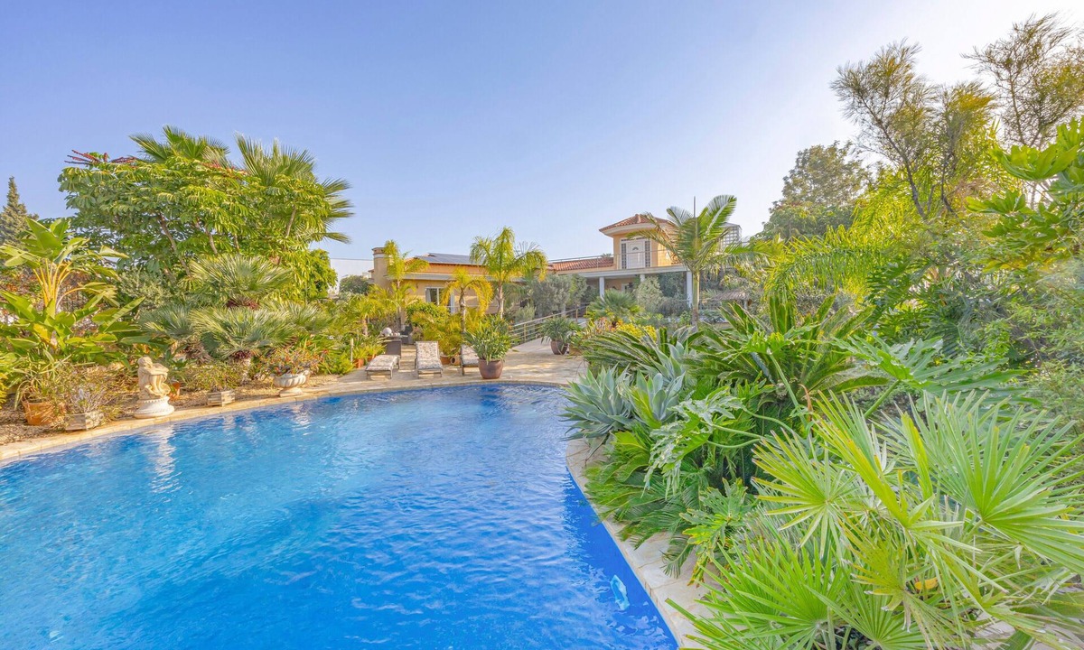L'Alfas del Pi Villa | Villa 'Sconto' with Mountain View, Wi-Fi and Air Conditioning
