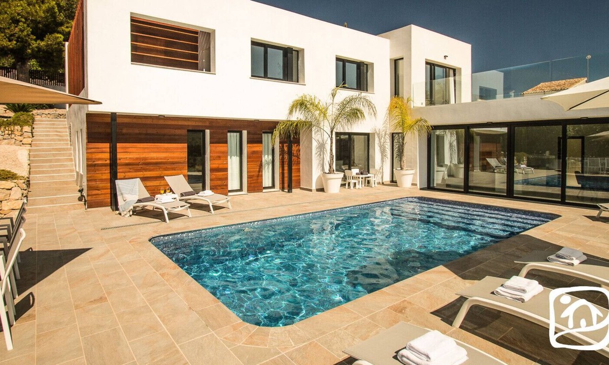 Arnella Villa | Villa SEA HAPPINESS by Abahana Luxe
