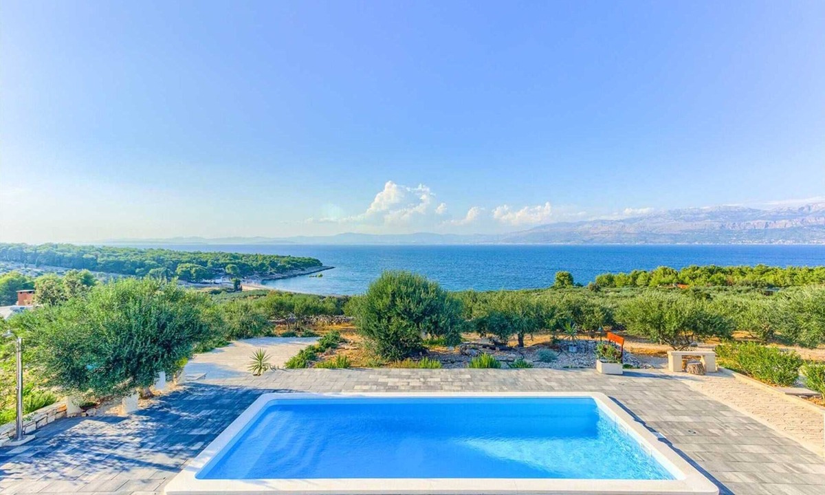 Splitska Villa | Villa Serenity - Silence, view and heated pool by MyWaycation