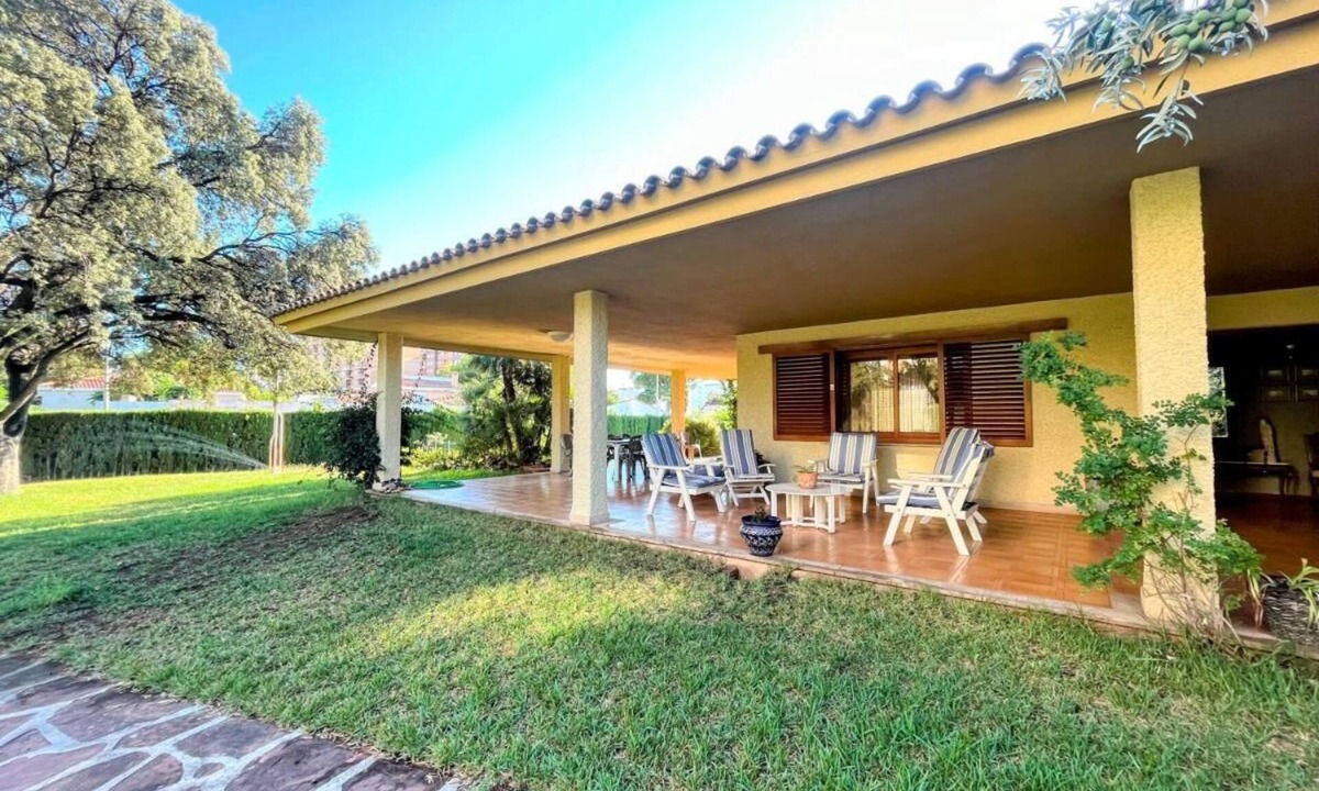 Benicassim Ski Chalet | Villa Sigalero with private pool, garden and BBQ. (ideal for groups)