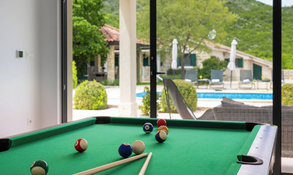 Podgora Villa | Villa Silentio with heated pool, jacuzzi & sauna