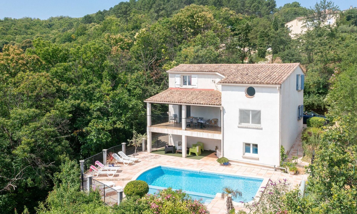 Courry Villa | Villa Sillol – panoramic hillside villa with fenced private pool near Courry