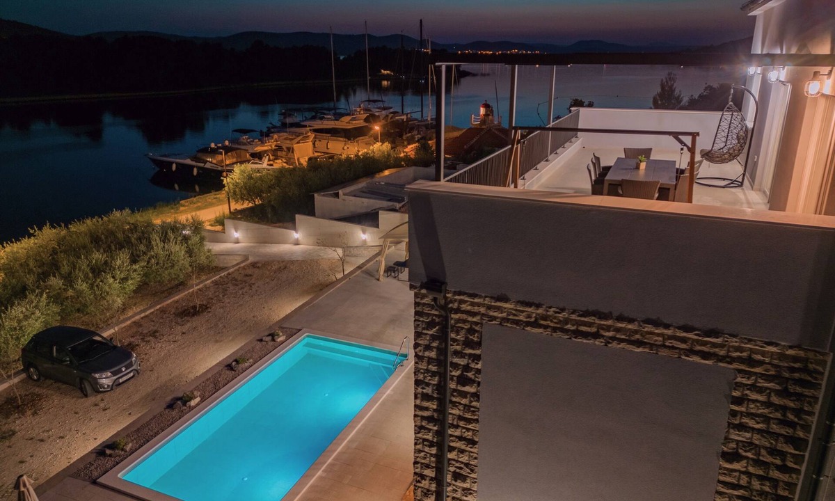 Bilice Villa | Villa Silvana - pool & fitness & game room