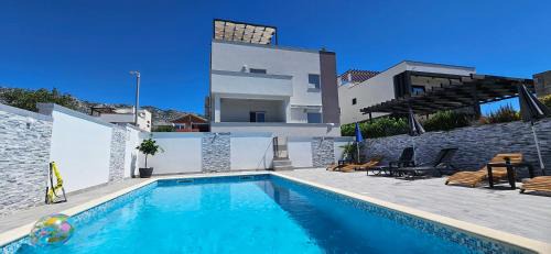 Seline House | Villa Silver