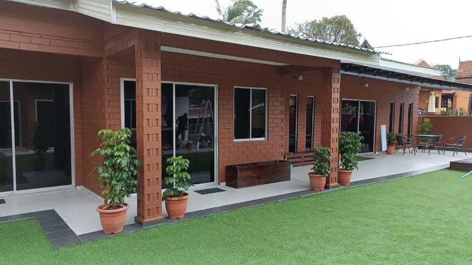 Sungai Baru Tengah Ski Chalet | VILLA SITI BALQIS