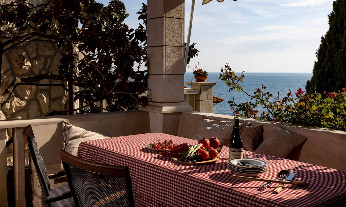 Zaton Villa | Villa Sol Charming and spacious villa with private sea access