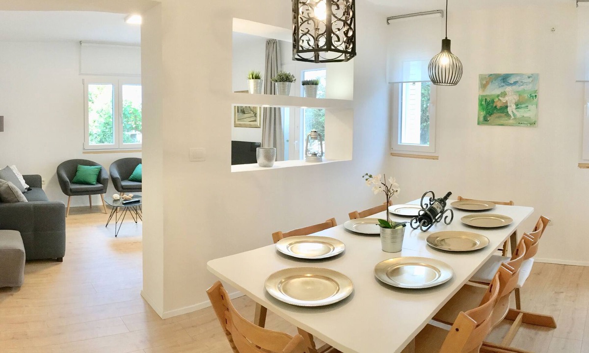 Necujam House | Villa Sol - private heated pool & 30m from the sea