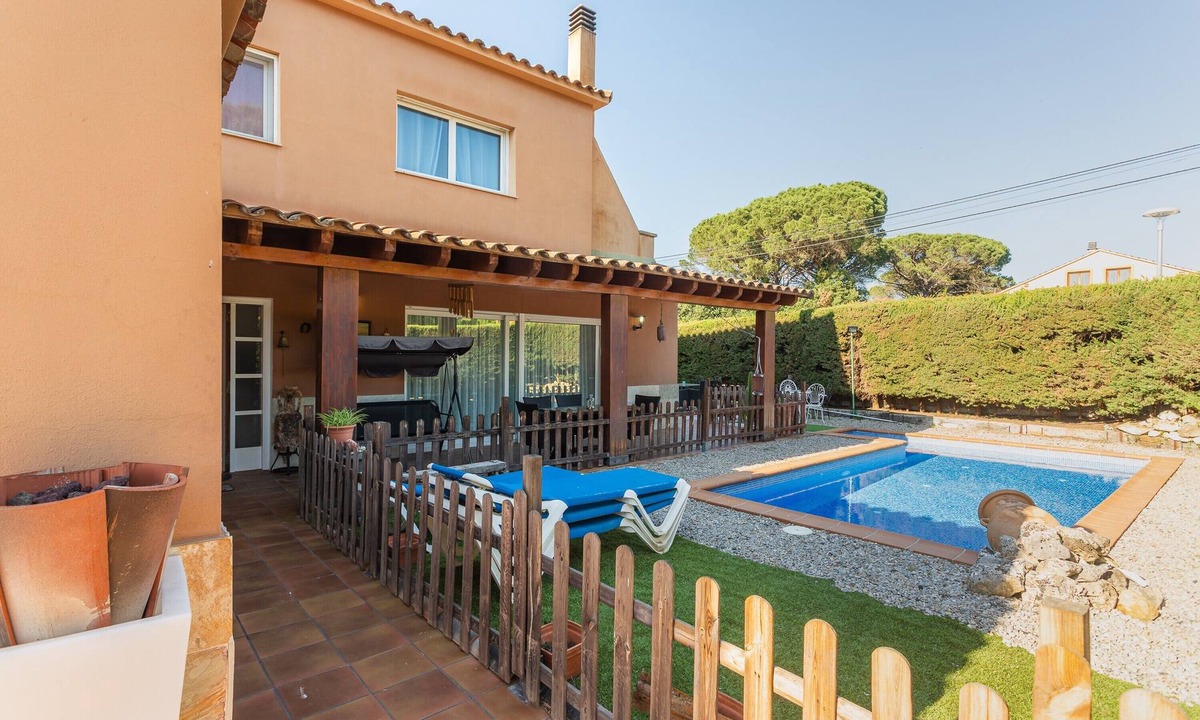 La Canyera Villa | Villa 'Sol' with Mountain View, Wi-Fi and Air Conditioning