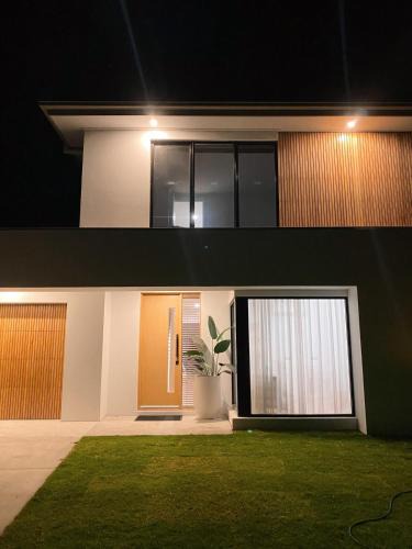 East Albury Villa | Villa Solana