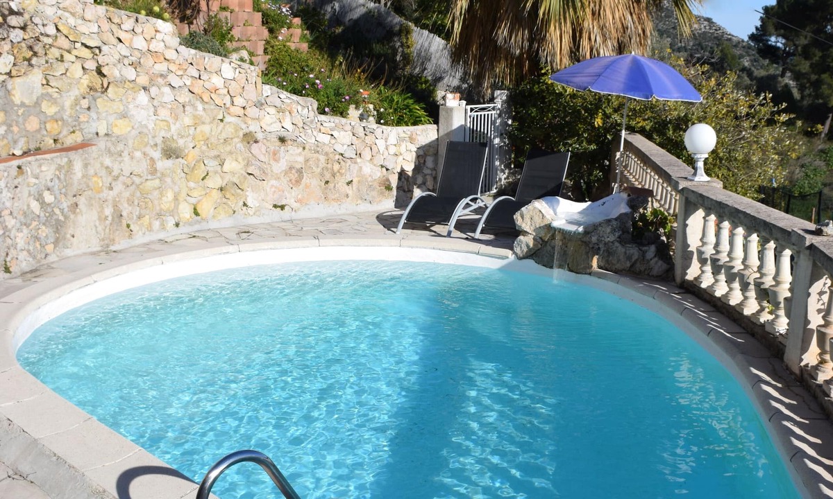 Eze Apartment | VILLA SOLARIS Independent studio in villa with pool