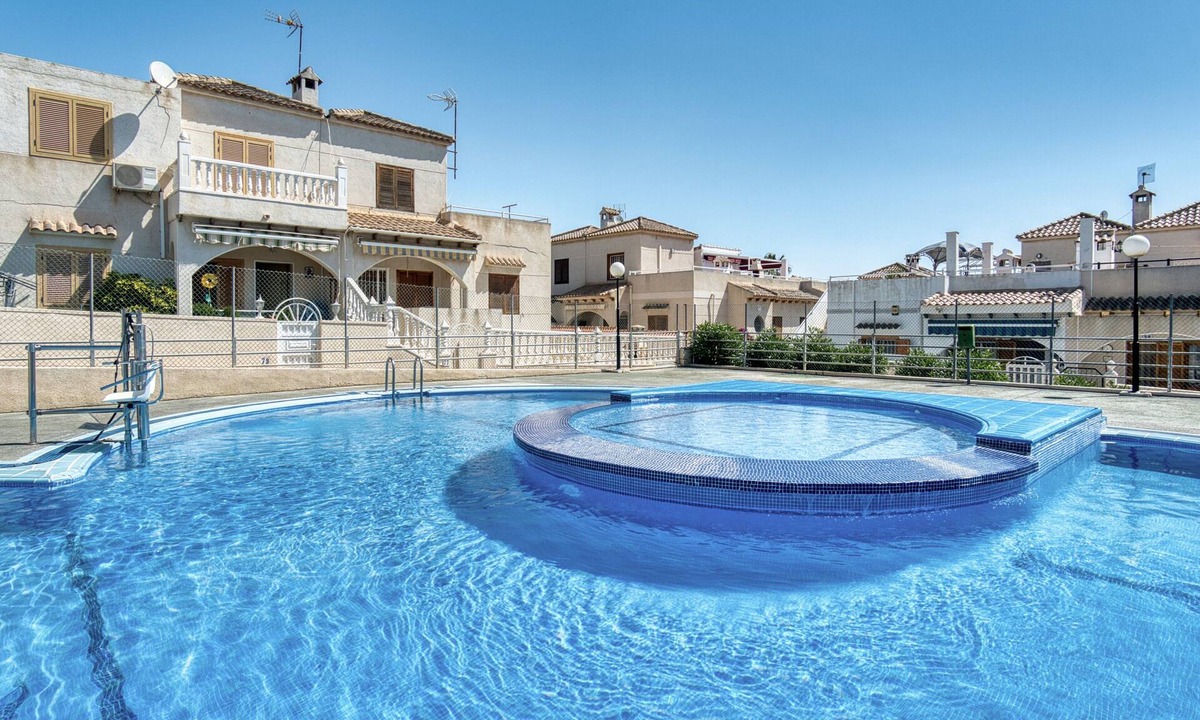 Los Balcones Villa | Villa "Solaris" with Shared Pool & Wi-Fi