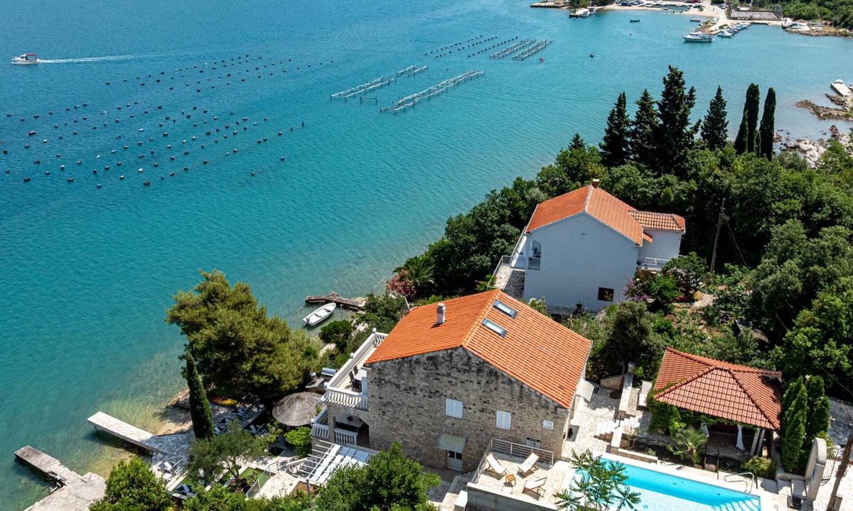 Hodilje Villa | Villa Soldo by Villas Guide