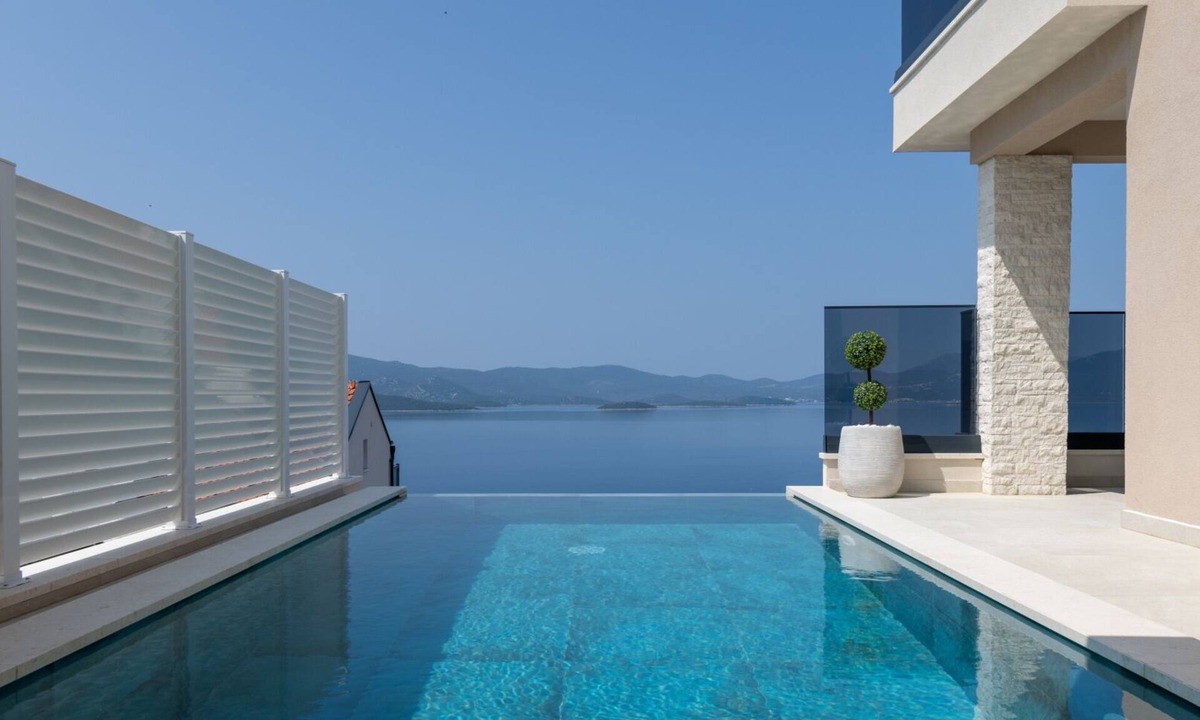Komarna Villa | Villa Sole Komarna by Villas Guide