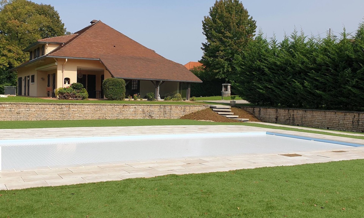 Saint-Amour Villa | VILLA South JURA