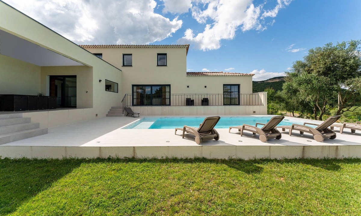 Saint-Andre-d'Olerargues Villa | Villa 'Spacieuse Et Accueillante' with Pool, Terrace & Wi-Fi