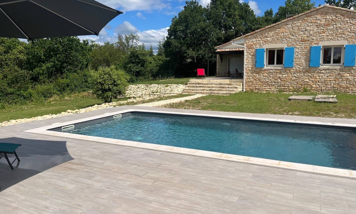 Issirac Villa | Villa Spacieuse Avec Piscine, 3 Chambres, Proche Ardèche, Grotte Aven D'orgnac