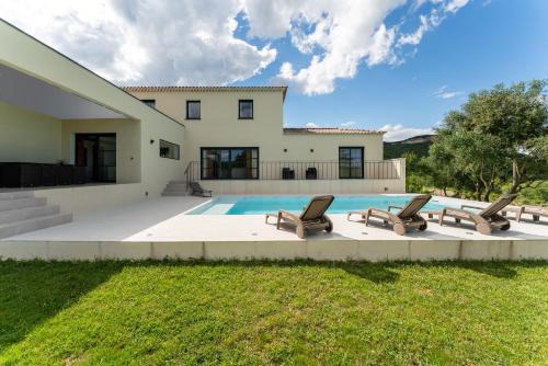 Saint-Andre-d'Olerargues Villa | Villa spacieuse et accueillante