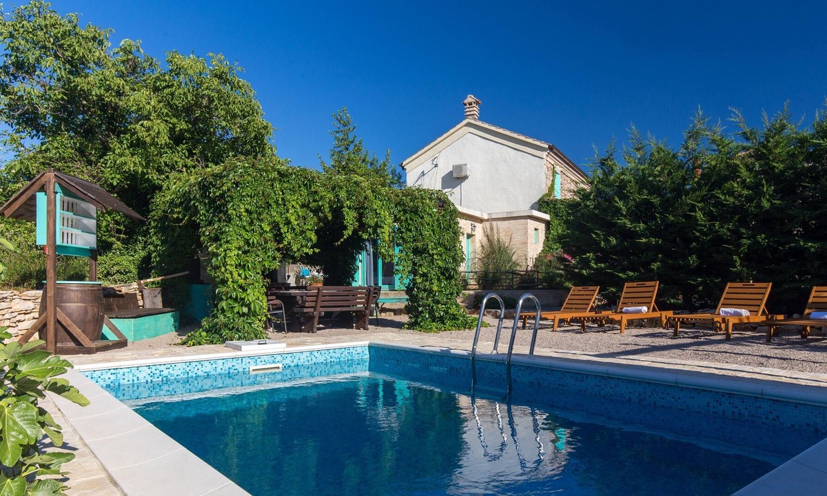 Rasopasno Villa | Villa Stara Maslina with a pool