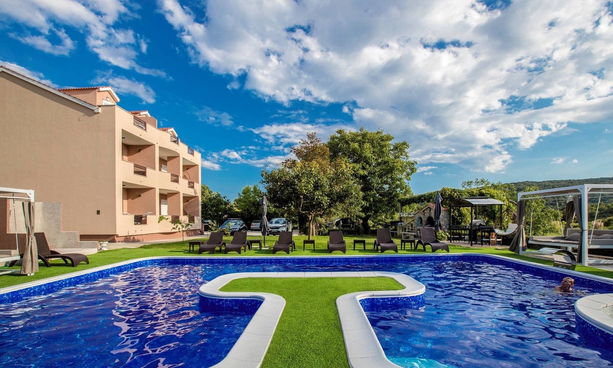 Kampor Apartment | Villa Subic