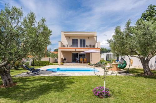 Peroj Villa | Villa Sunny Olive