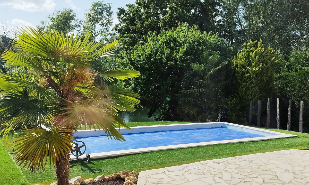 Saintry-sur-Seine Villa | Villa sur Bord de Seine Avec Piscine Extérieure a 30kms de Paris
