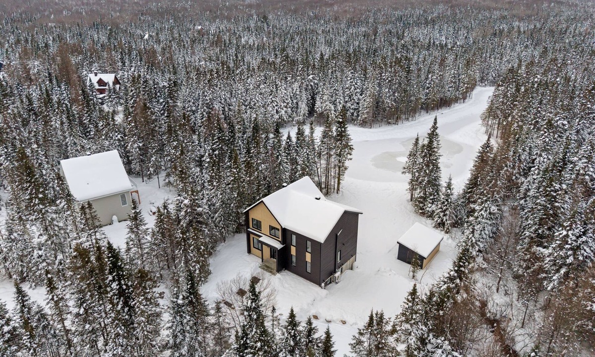 Shannon Ski Chalet | Villa sur le Lac| Private Spa & Waterfront