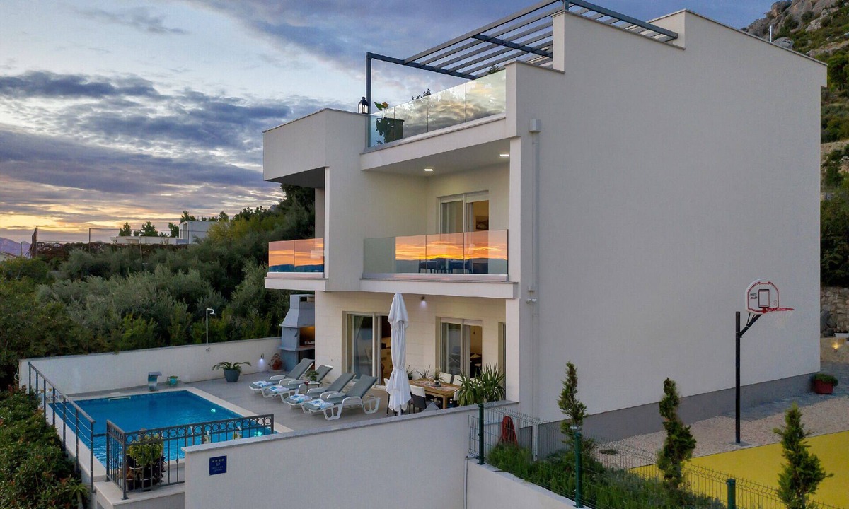 Krvavica House | Villa surrounded by nature in peaceful area