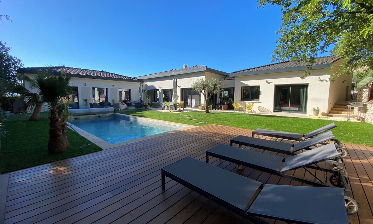 Montelimar House | VILLA SWIMMING POOL DRÔME PROVENÇALE