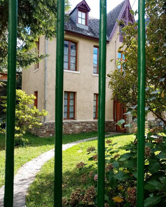Bagneres-de-Luchon House | Villa SYLVIE plein centre de Luchon