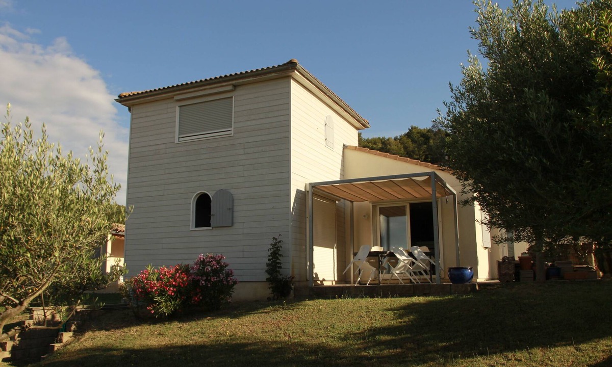 Laudun Villa | Villa T4 with swimming pool