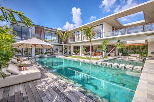 Babakan Villa | Villa Tama House
