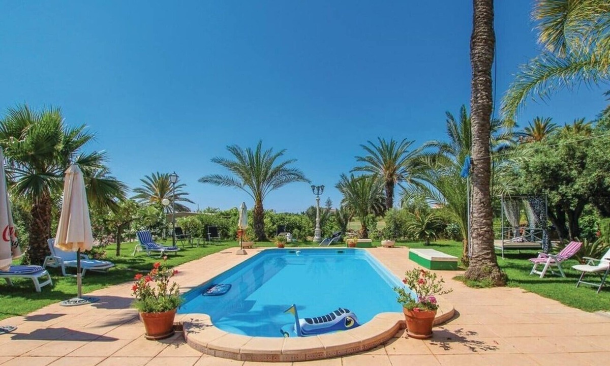 La Marina Villa | Villa 'Teresa' with Private Pool, Wi-Fi, and Air Conditioning