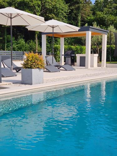 Melnica Villa | Villa Tonchi 3 Bedroom Private Pool BBQ & Garden
