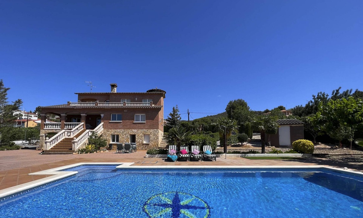 Sant Jaume dels Domenys Villa | Villa Torreón - Gran piscina y jardín, BBQ, Wifi