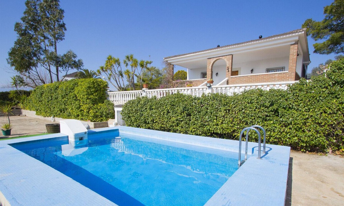 Tortosa Villa | Villa Tortosa, only 20km to Costa Dorada beaches!