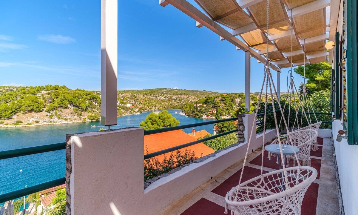 Bobovisca House | Villa Tudor mit atemberaubender Aussicht by Interhome