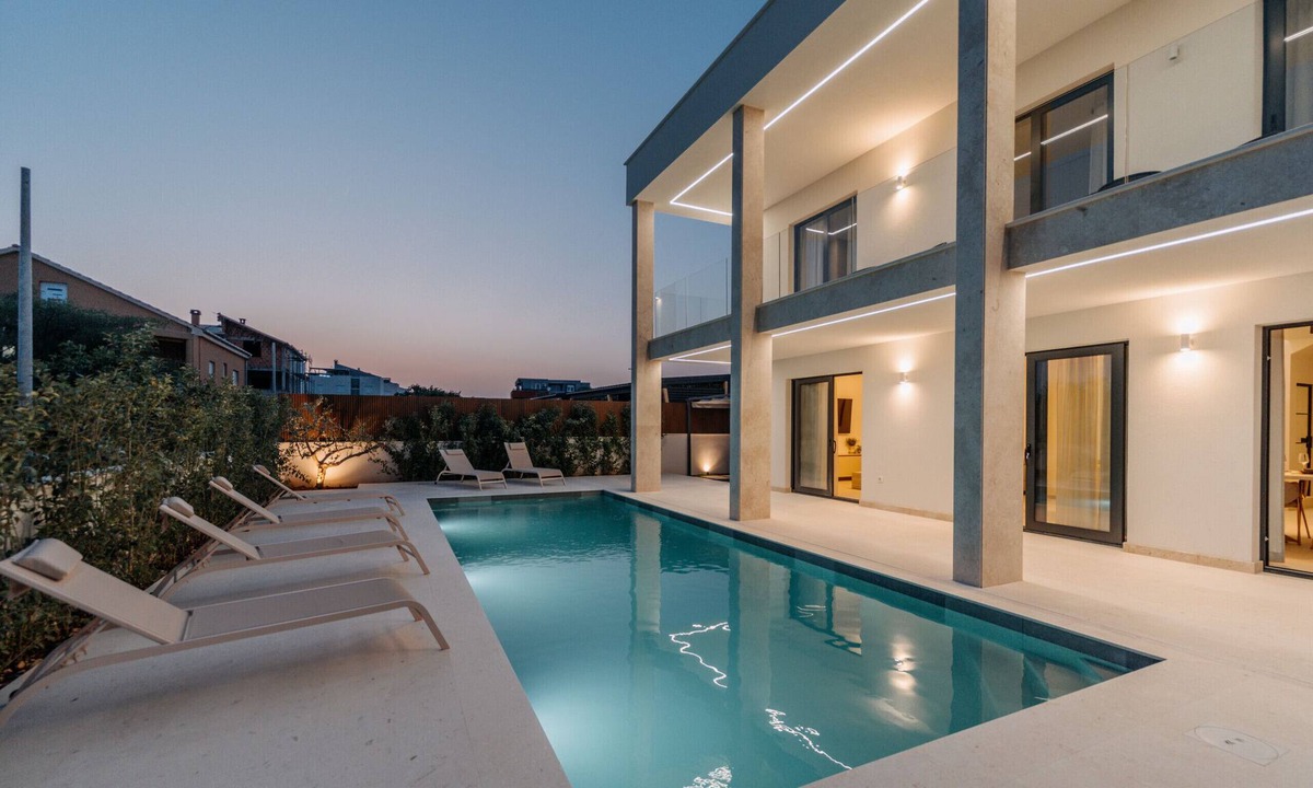 Turanj Villa | Villa Turnea with heated pool