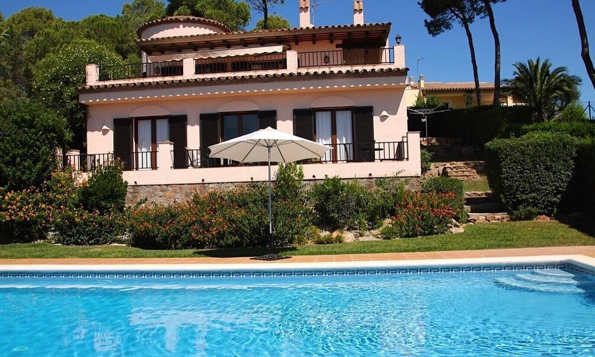 La Torre Vella Villa | "Villa Urgell" with Pool, Wi-Fi, Terrace and Garden