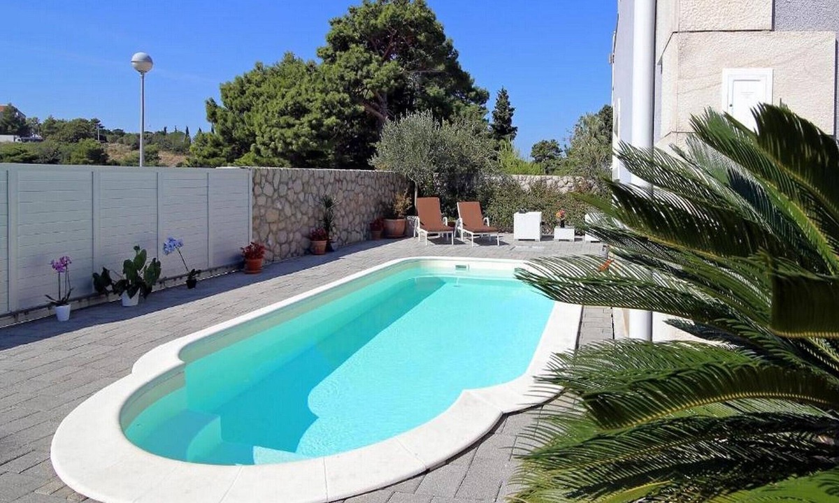 Babin Kuk Apartment | Villa Vanda - Deluxe Two Bedroom Apartment with Swimming Pool