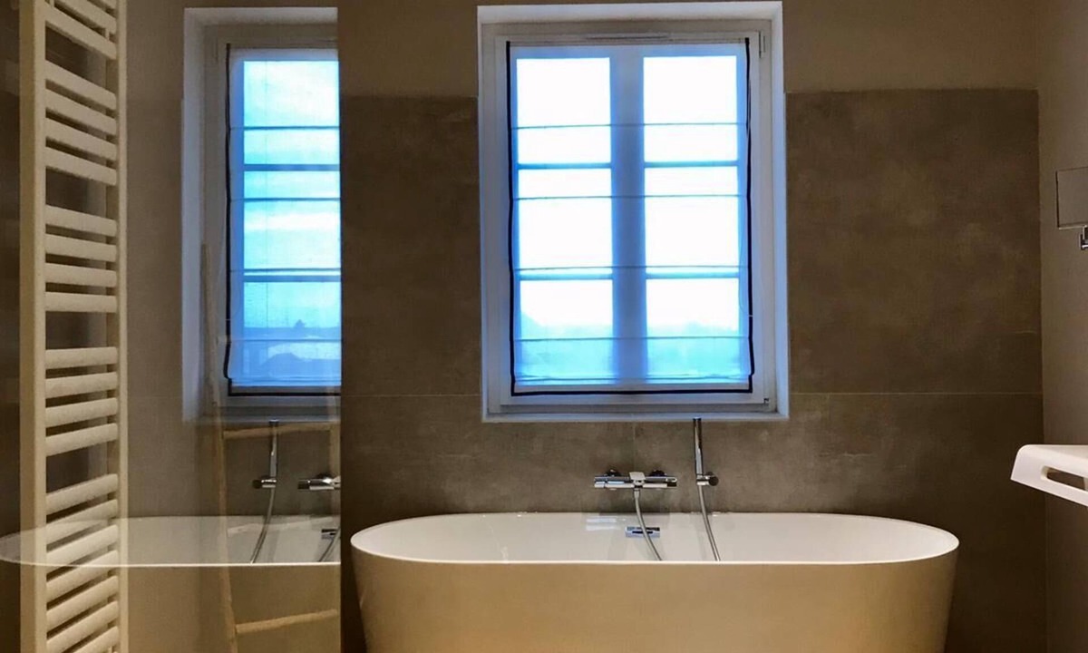 Villers-Bretonneux Villa | Villa-Varentia-Apartment-Ensuite-Courtyard view