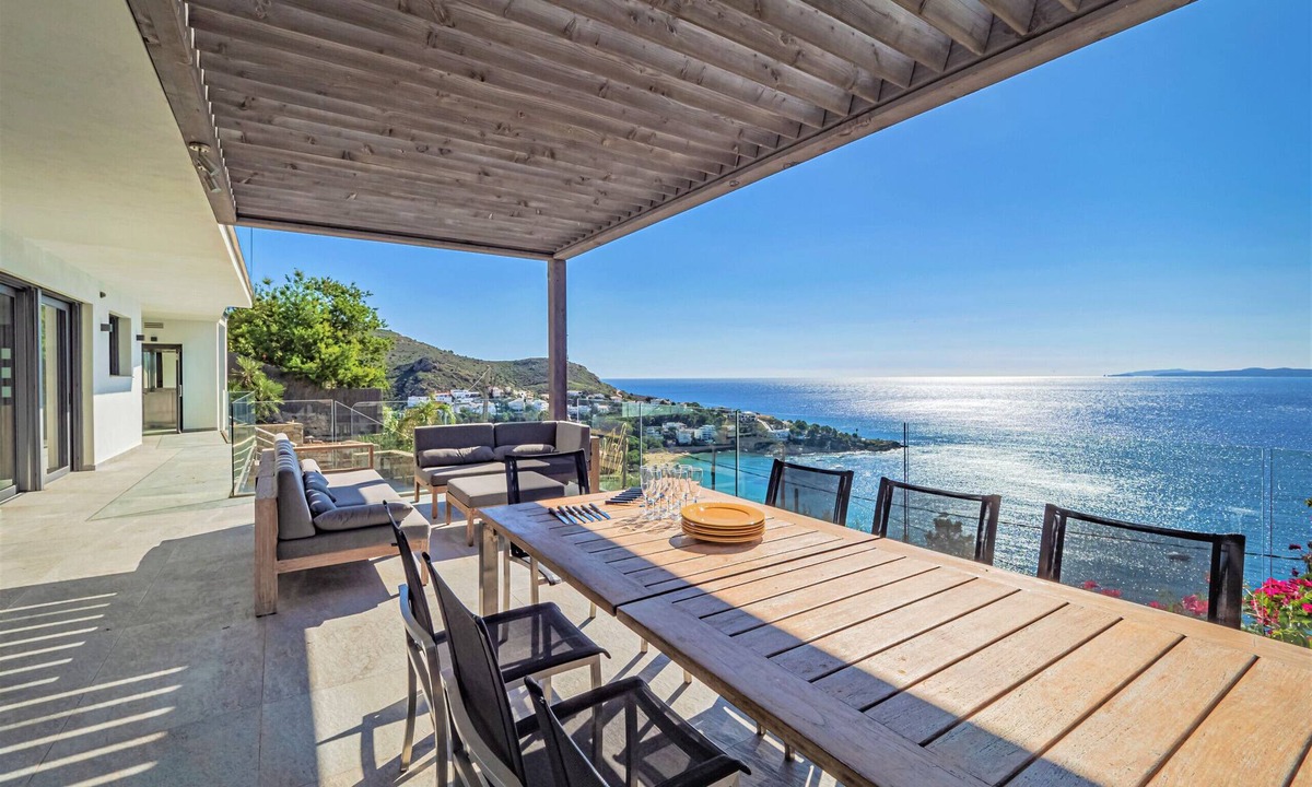 Almadraba-Canyelles Ski Chalet | VILLA VELAZQUEZ Roses